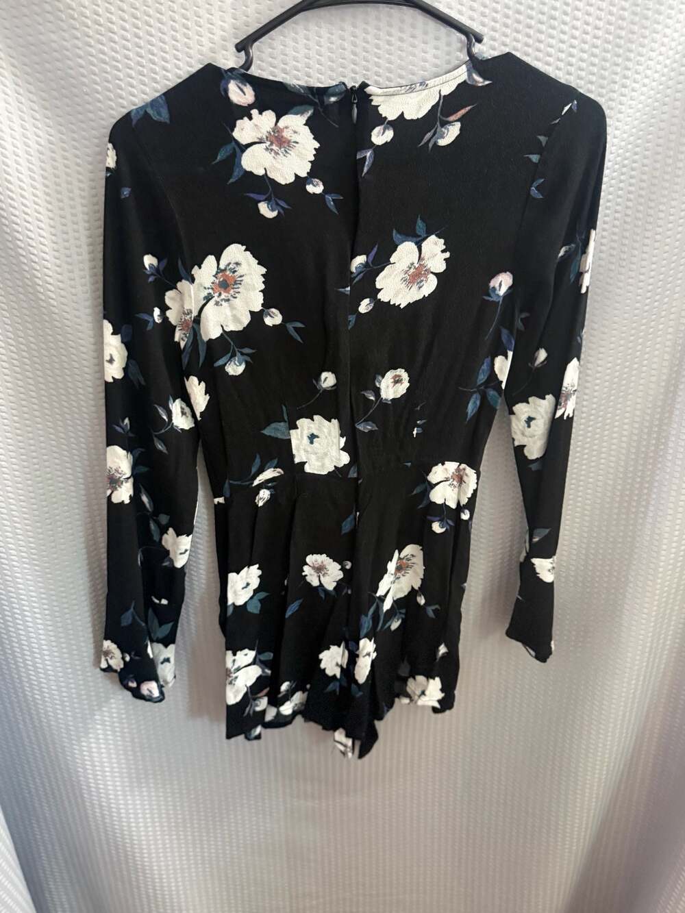 Kendall & Kylie Black Floral Long Sleeve V-Neck Romper - Picture 2 of 3